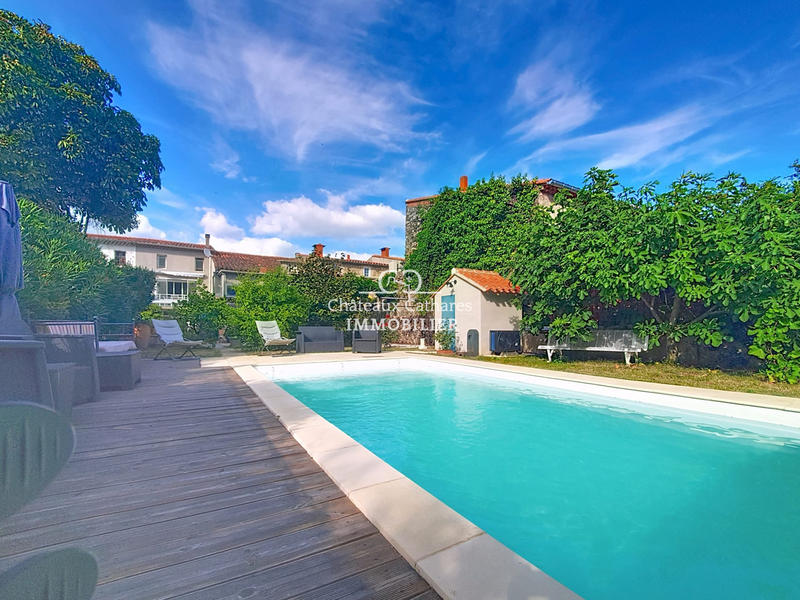 Maison ancienne - 250 m² - 9 pièces