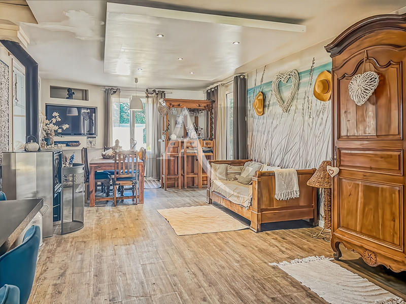 Maison - 180 m² - 6 pièces