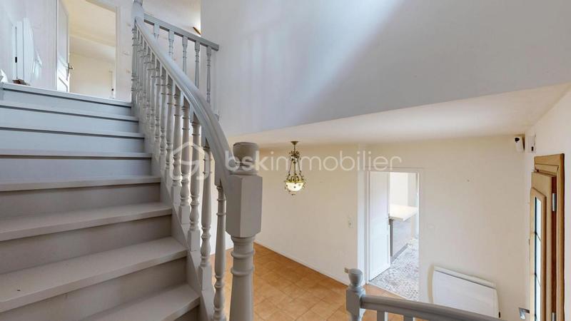 Demeure - 137 m² - 5 pièces