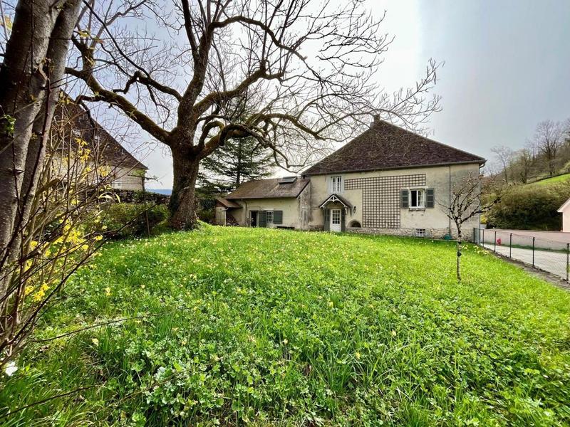 Maison - 214 m² - 8 pièces