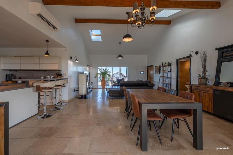 Maison - 180 m² - 5 pièces