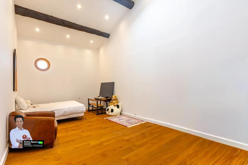 Mas - 303 m² - 9 pièces