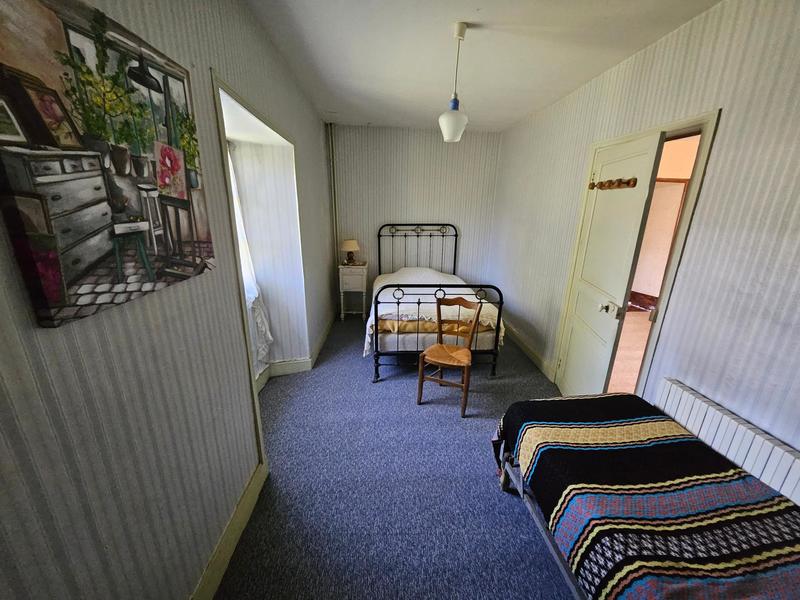 Propriété - 243 m² - 9 pièces