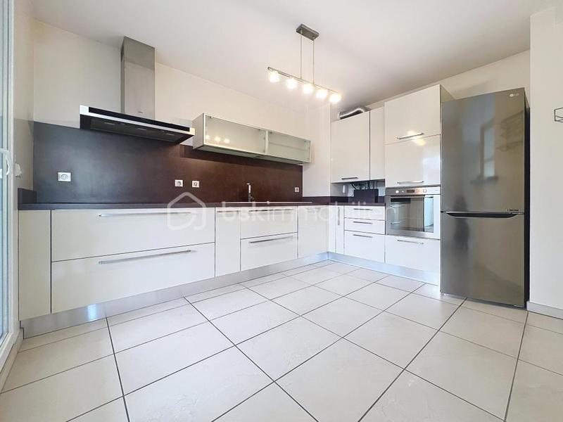 Appartement - 90 m² - 4 pièces