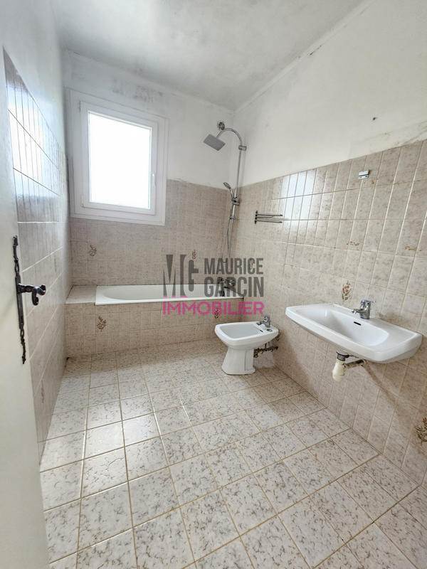 Villa - 200 m² - 6 pièces