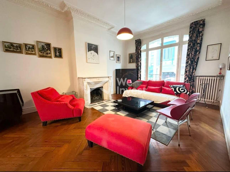 Maison - 309 m² - 12 pièces