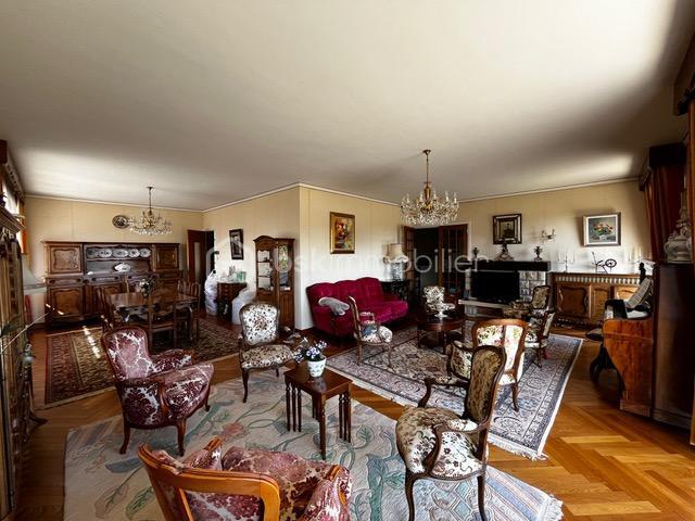 Maison d'architecte - 300 m² - 8 pièces