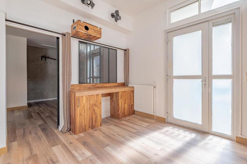 Loft - 107 m² - 5 pièces