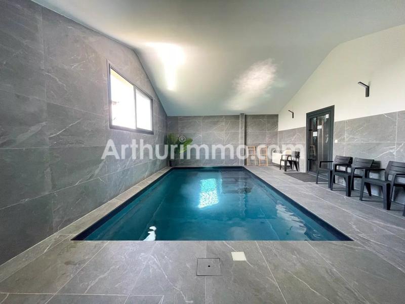 Maison - 350 m² - 10 pièces