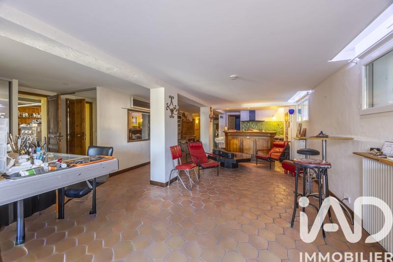 Maison - 315 m² - 7 pièces