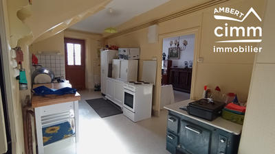 Maison - 83 m² - 8 pièces