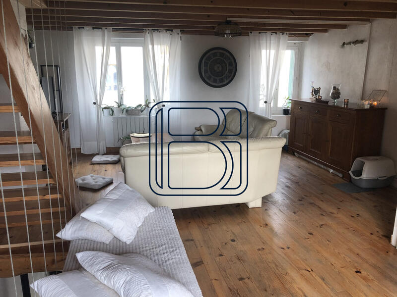 Maison - 122 m² - 8 pièces