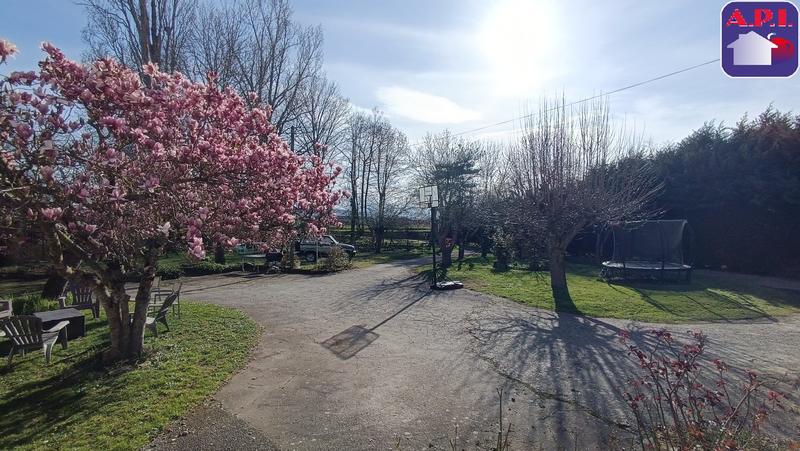 Demeure - 625 m² - 24 pièces