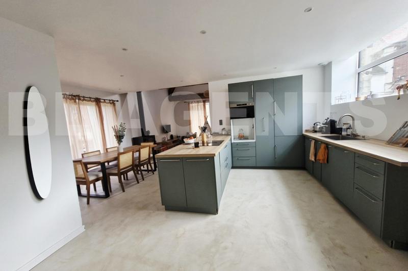 Maison - 161 m² - 6 pièces