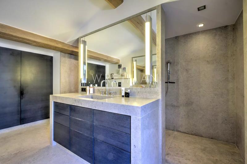 Villa - 320 m² - 7 pièces