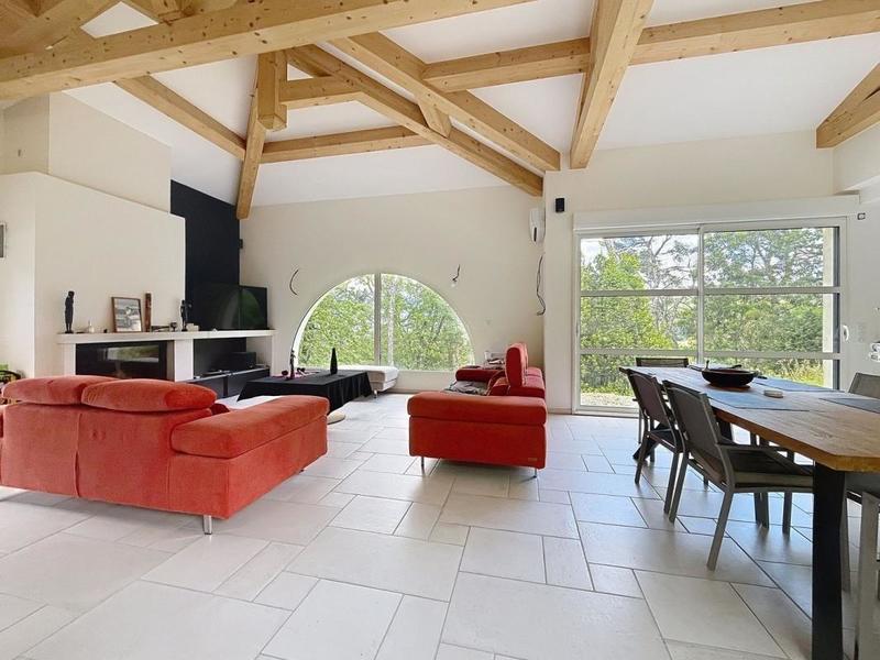 Maison - 200 m² - 4 pièces