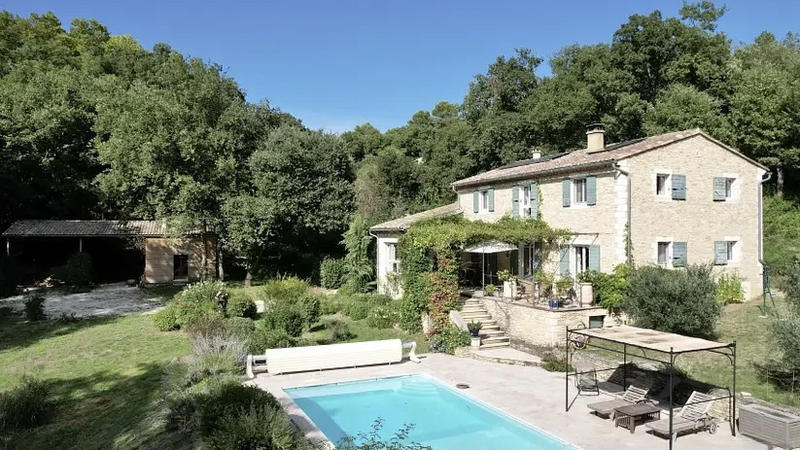 Maison - 288 m² - 6 pièces