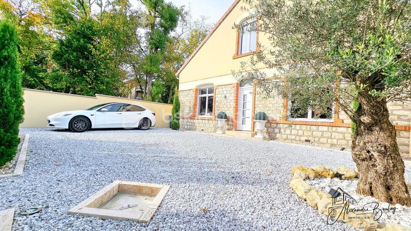 Maison traditionnelle - 110 m² - 6 pièces