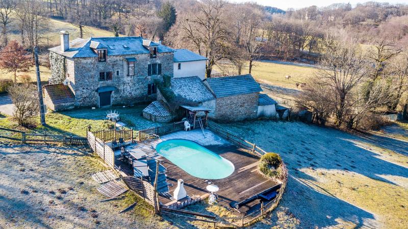 Maison - 285 m² - 12 pièces