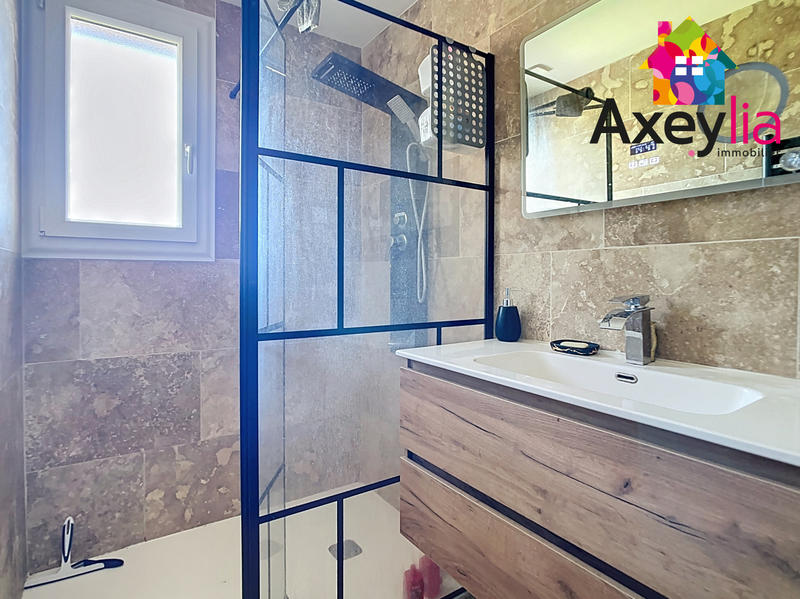 Maison - 102 m² - 6 pièces