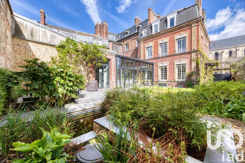 Maison - 230 m² - 8 pièces