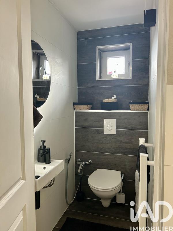 Maison - 242 m² - 7 pièces