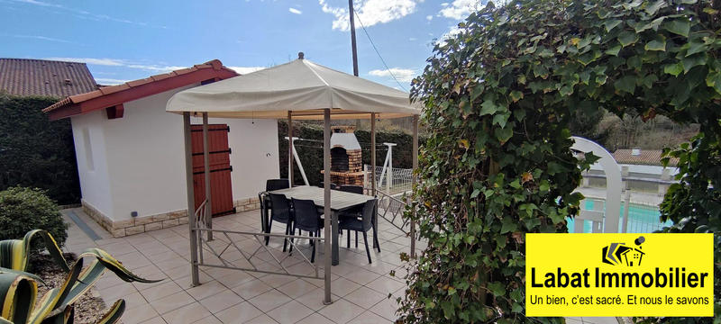 Maison - 194 m² - 9 pièces