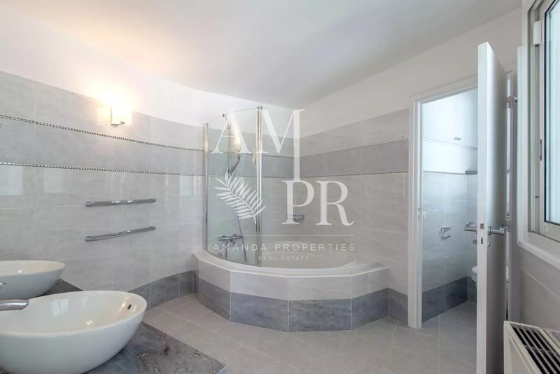 Villa - 540 m² - 13 pièces