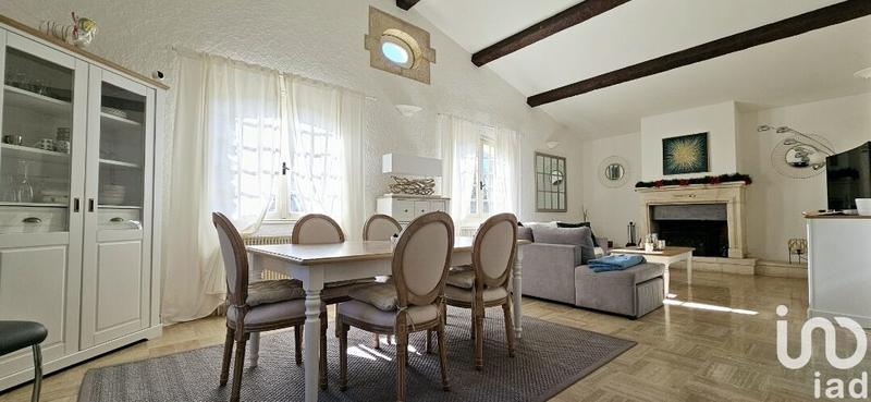 Maison - 212 m² - 7 pièces