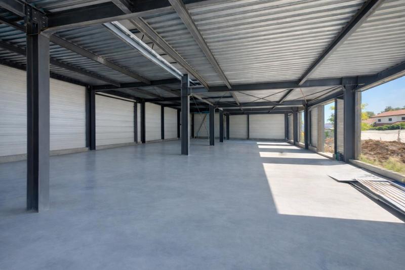 Local commercial - 200 m²