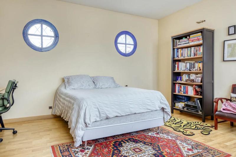 Maison - 225 m² - 10 pièces