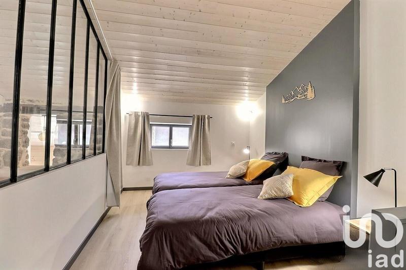 Maison - 215 m² - 6 pièces