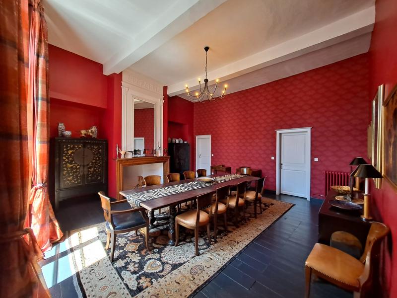 Maison - 554 m² - 13 pièces