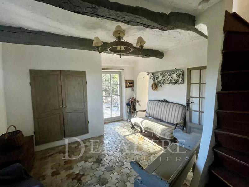 Villa - 263 m² - 9 pièces