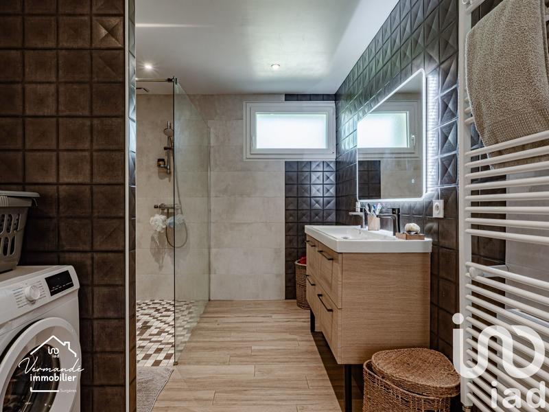 Maison - 265 m² - 9 pièces