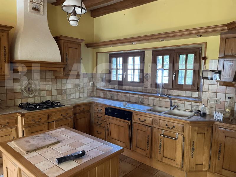 Maison - 177 m² - 7 pièces