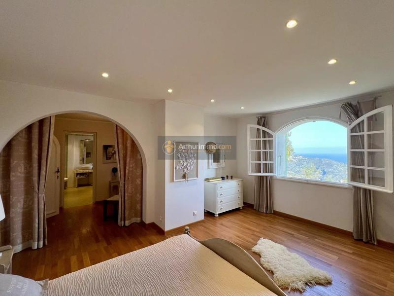 Maison - 381 m² - 12 pièces