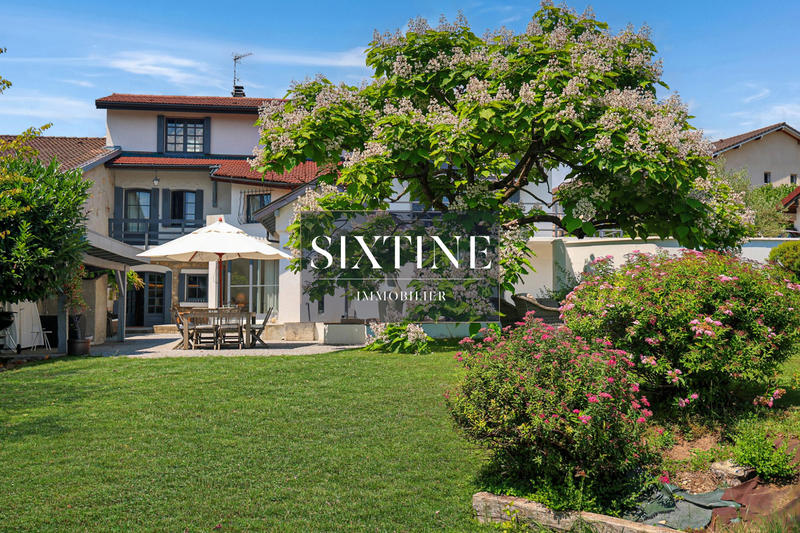 Maison ancienne - 297 m² - 12 pièces