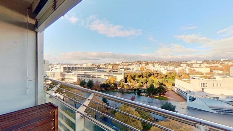 Appartement - 90 m² - 5 pièces