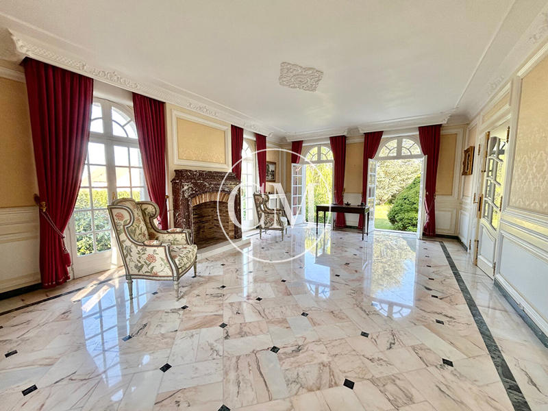 Maison - 174 m² - 6 pièces