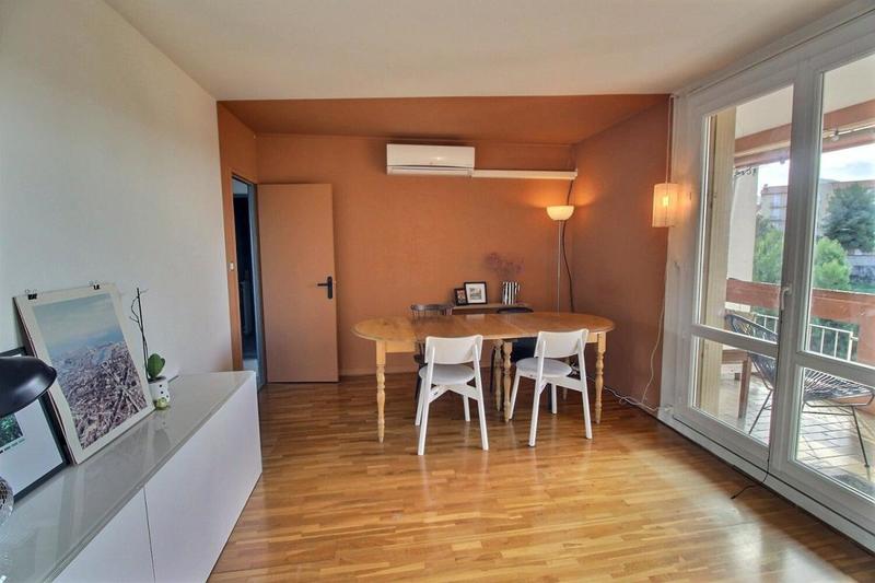 Appartement - 97 m² - 5 pièces