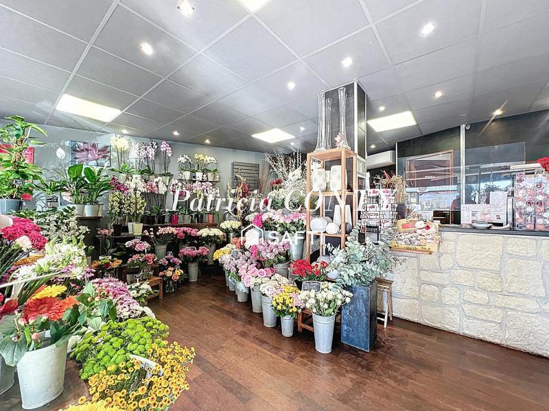 Local commercial - 72 m² - 4 pièces