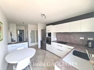 Maison - 137 m² - 5 pièces