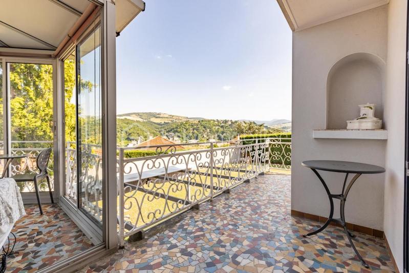 Maison traditionnelle - 150 m² - 7 pièces