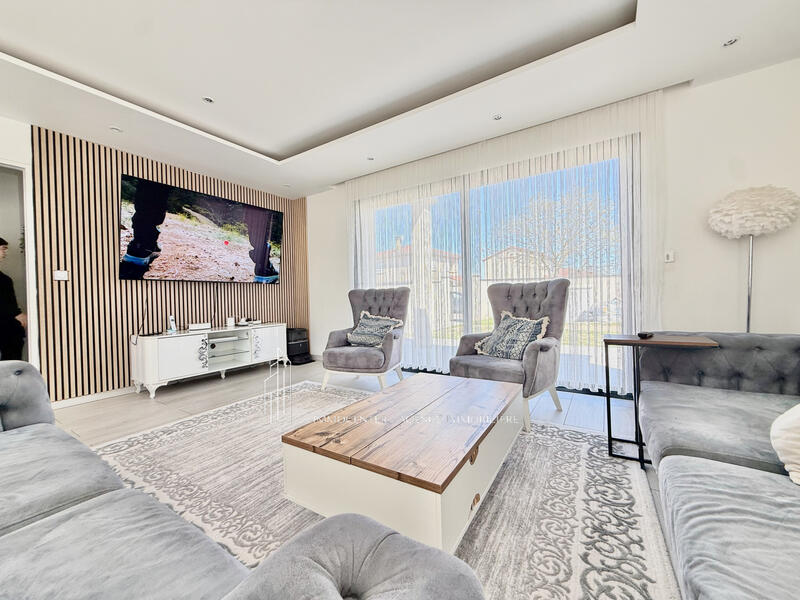 Villa - 146 m² - 6 pièces