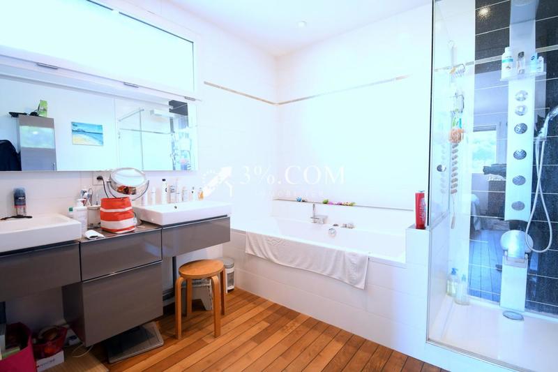 Propriété - 175 m² - 5 pièces