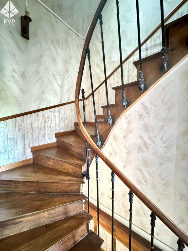 Propriété - 166 m² - 6 pièces