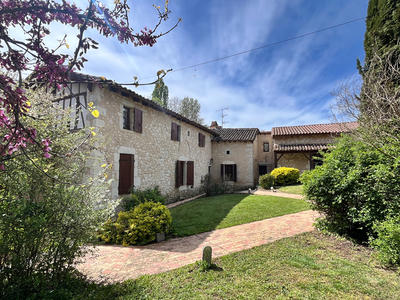 Maison - 430 m² - 18 pièces