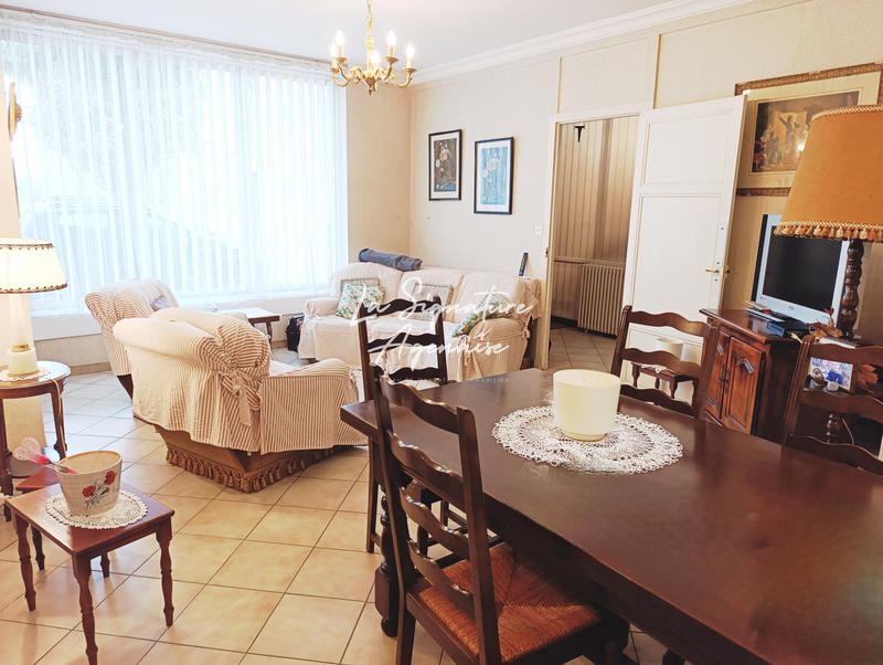 Maison - 248 m² - 8 pièces