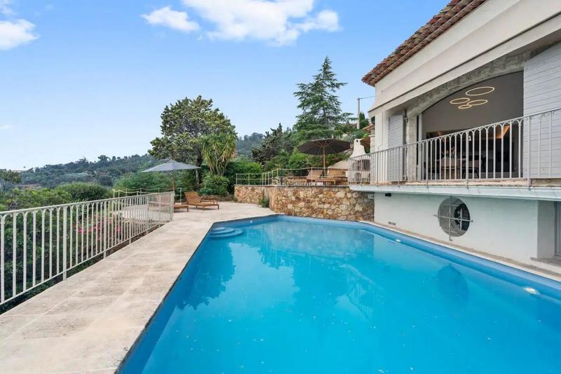 Villa - 307 m² - 5 pièces